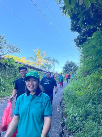 gotong Royong Bali Bersih sampah Plastik 
